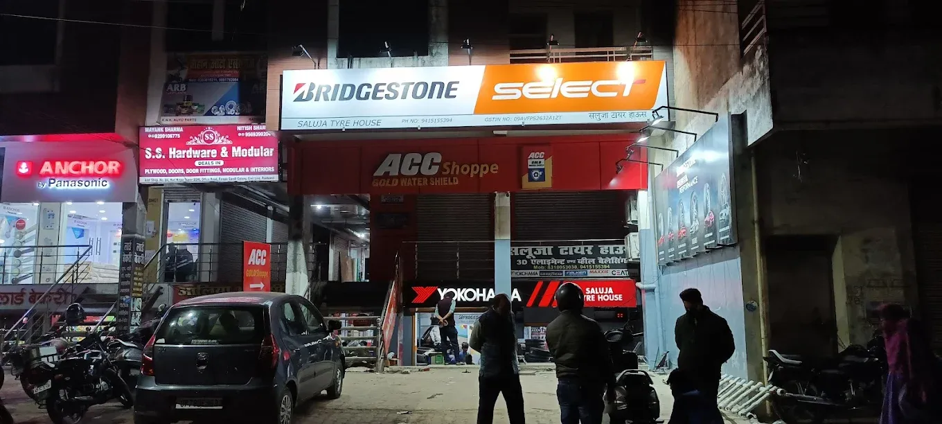 Saluja Tyre House Showroom Exterior