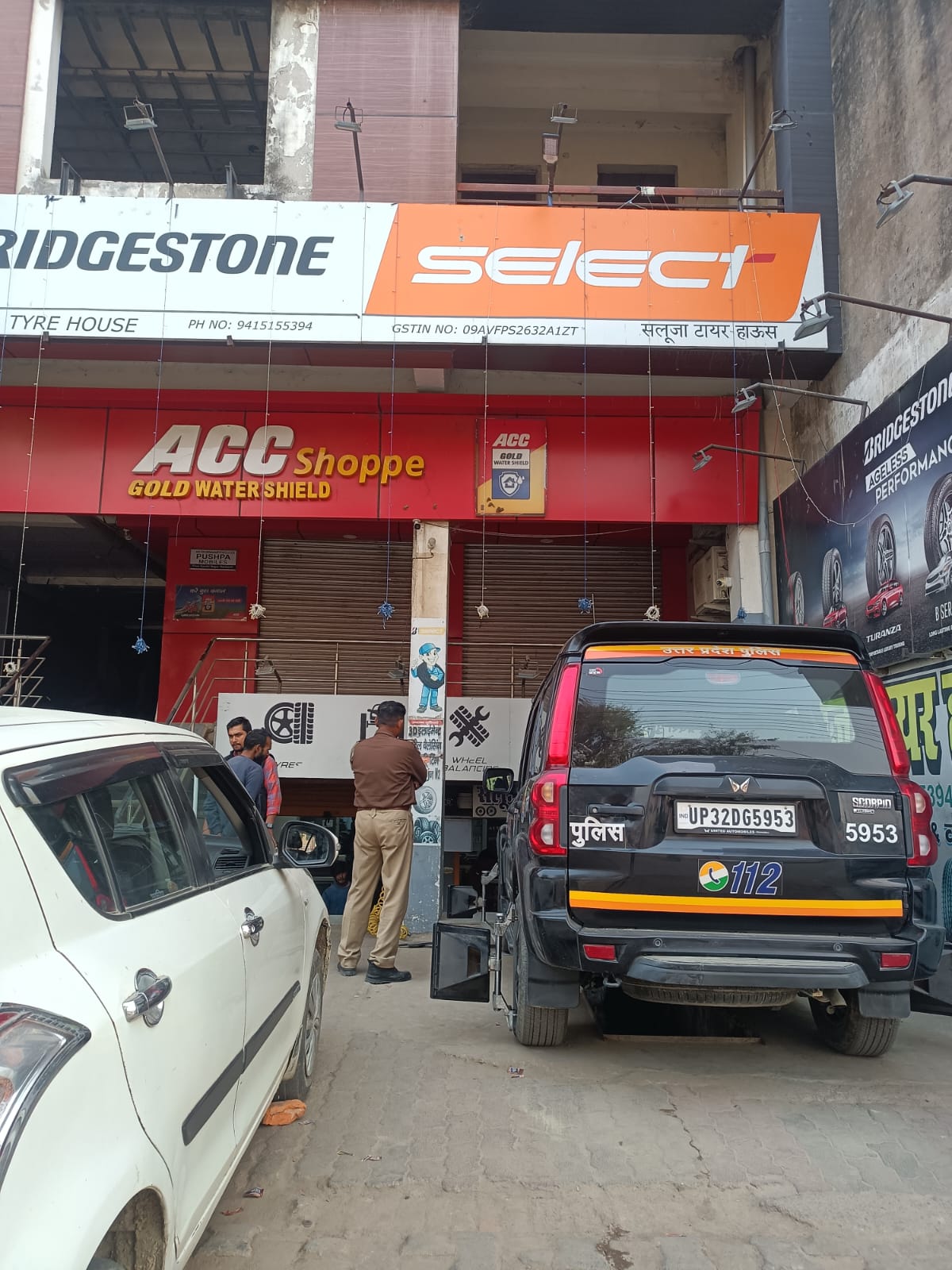 Saluja Tyre Store Interior